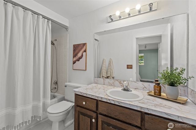 3414 NE Quinault Drive, Bremerton, WA 98311
