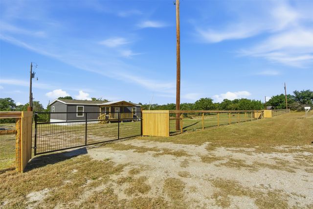 7553 Hutcheson Hill Road, Springtown, TX 76082