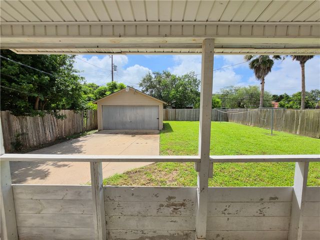 4310 Cambridge Dr, Corpus Christi, TX 78415