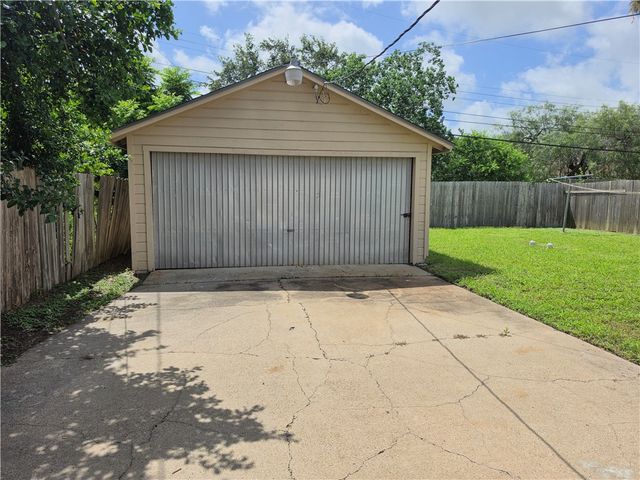 4310 Cambridge Dr, Corpus Christi, TX 78415