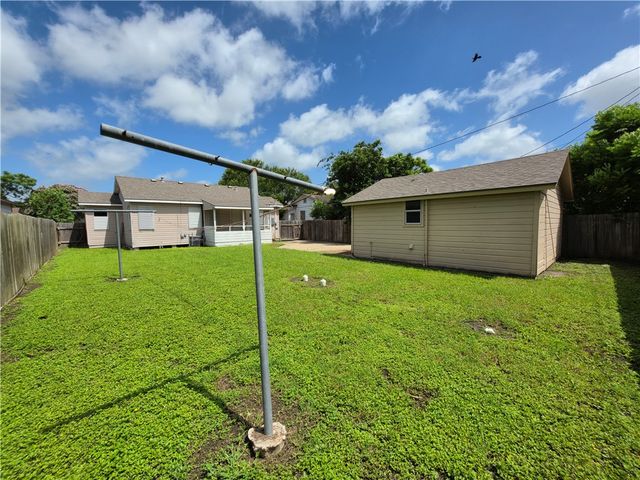 4310 Cambridge Dr, Corpus Christi, TX 78415