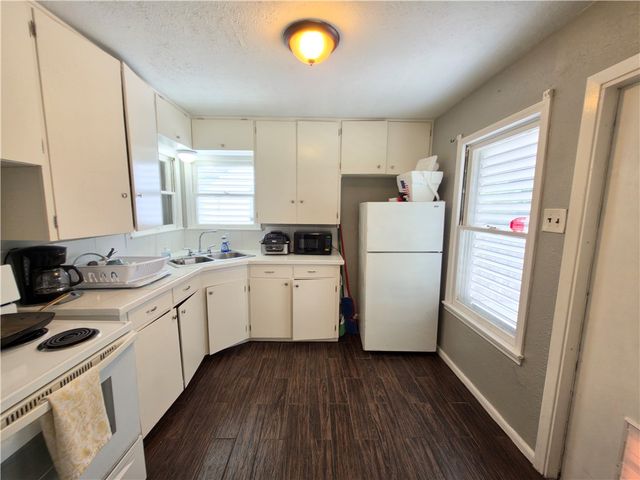 4310 Cambridge Dr, Corpus Christi, TX 78415