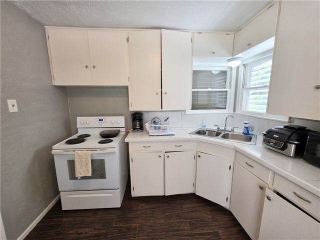 4310 Cambridge Dr, Corpus Christi, TX 78415