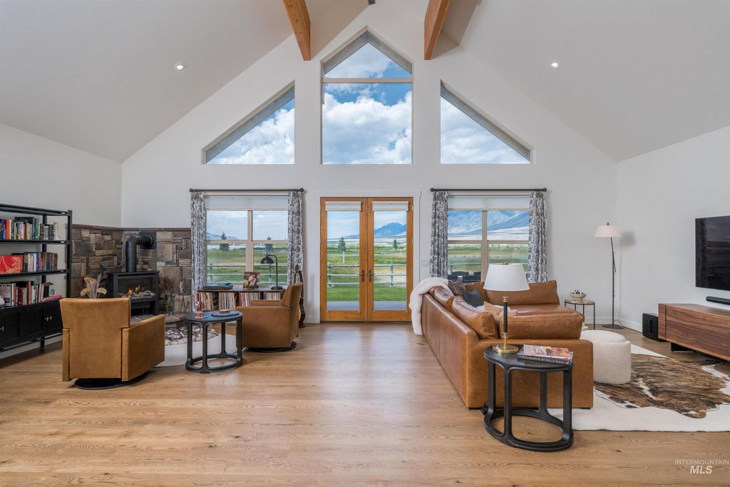 181 Crows Nest Loop Rd., Mackay, ID 83251 photo 2