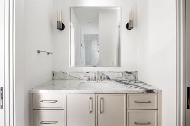 4105 Hawthorne Avenue, Dallas, TX 75219