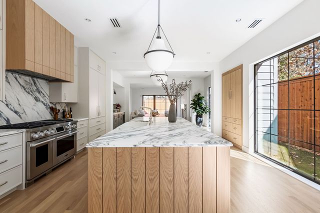 4105 Hawthorne Avenue, Dallas, TX 75219