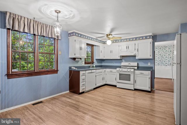 240 SOUTHVIEW DRIVE, Delran, NJ 08075