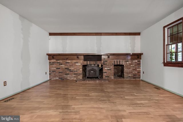 240 SOUTHVIEW DRIVE, Delran, NJ 08075