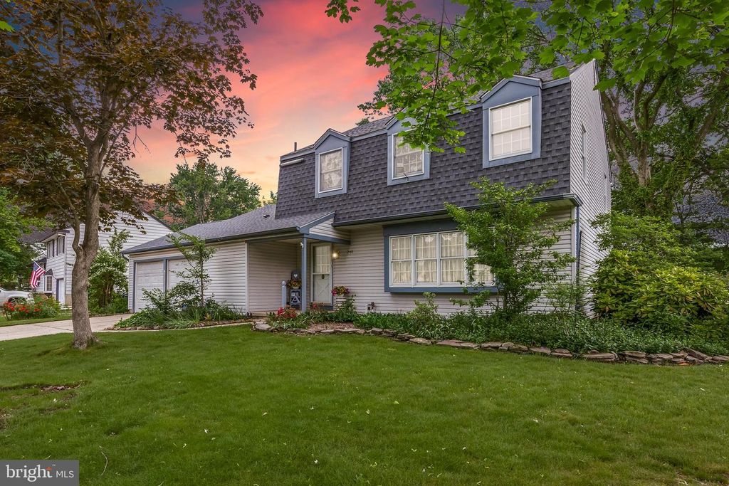 240 SOUTHVIEW DRIVE, Delran, NJ 08075