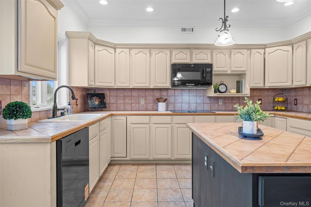 40 County Route 62, Westtown, NY 10998