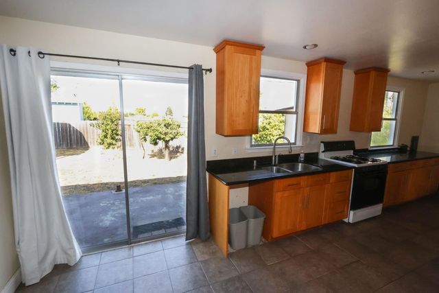106 Mesa Lane, Santa Cruz, CA 95060