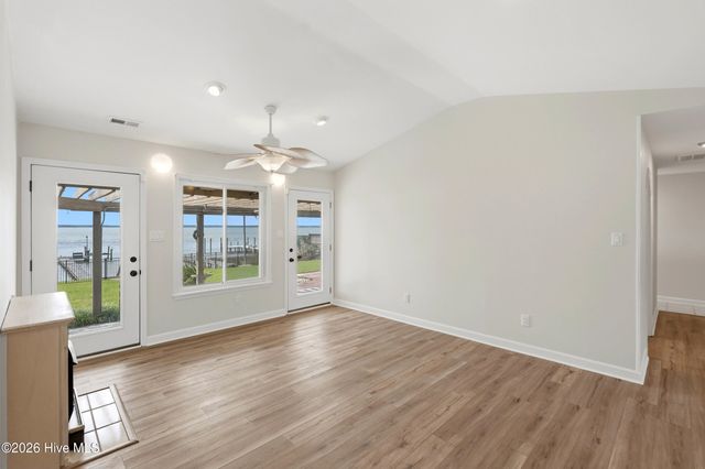 132 Gemstone Drive, Sneads Ferry, NC 28460