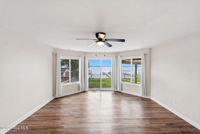 132 Gemstone Drive, Sneads Ferry, NC 28460
