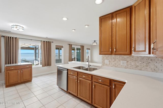 132 Gemstone Drive, Sneads Ferry, NC 28460