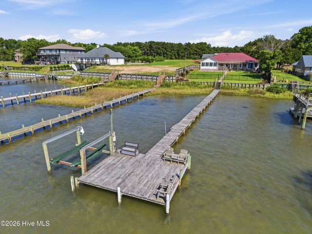 132 Gemstone Drive, Sneads Ferry, NC 28460