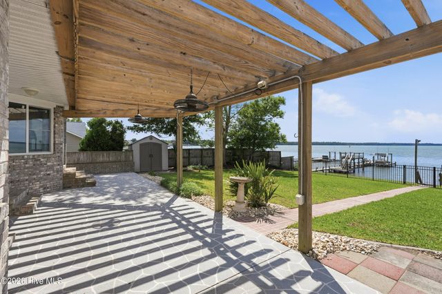 132 Gemstone Drive, Sneads Ferry, NC 28460