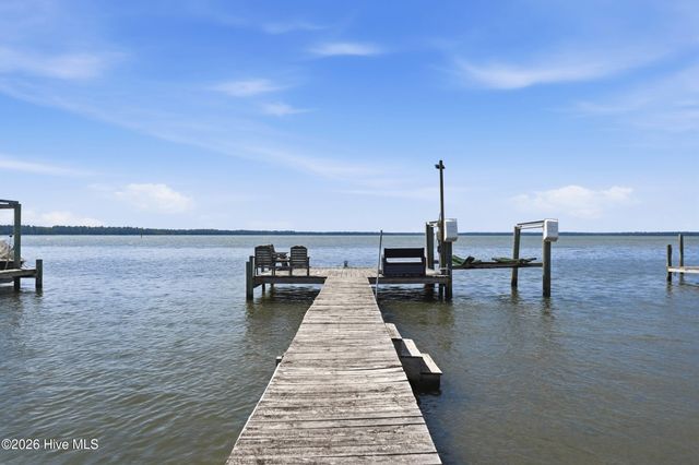 132 Gemstone Drive, Sneads Ferry, NC 28460