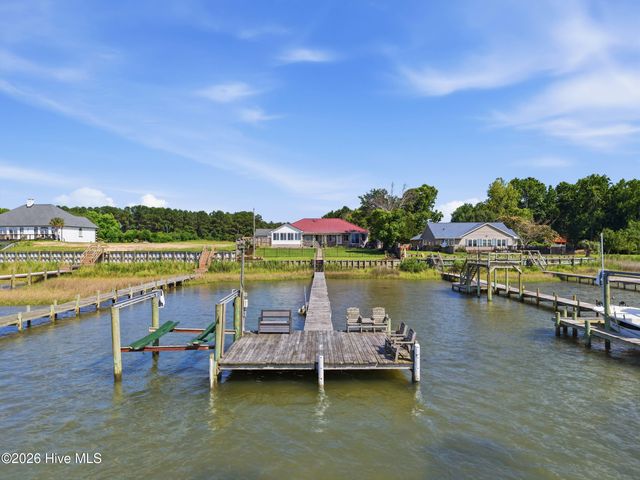 132 Gemstone Drive, Sneads Ferry, NC 28460