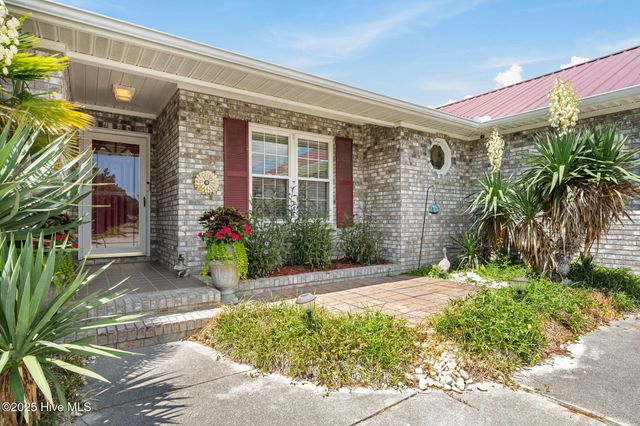 132 Gemstone Drive, Sneads Ferry, NC 28460