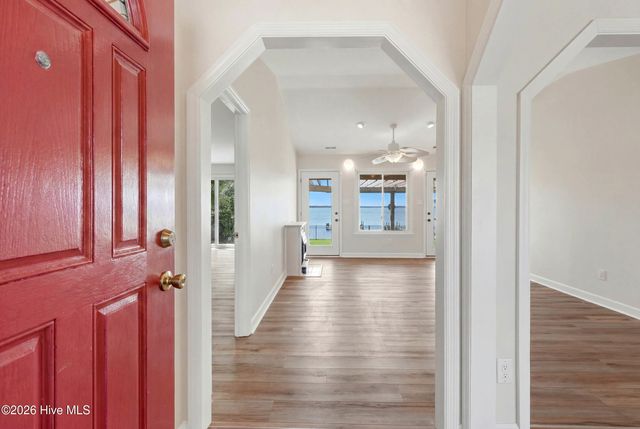 132 Gemstone Drive, Sneads Ferry, NC 28460