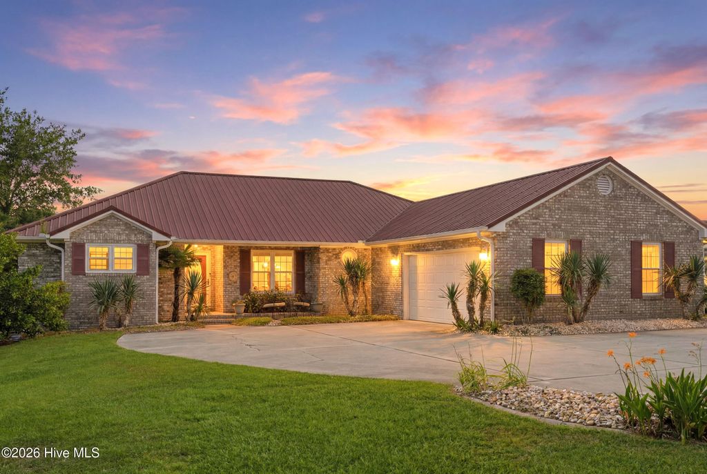132 Gemstone Drive, Sneads Ferry, NC 28460