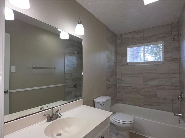 4302 Sloangate Drive, Spring, TX 77373