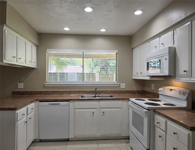 4302 Sloangate Drive, Spring, TX 77373