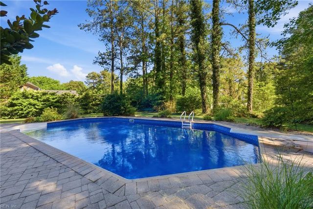2404 Entrada DR, Virginia Beach, VA 23456