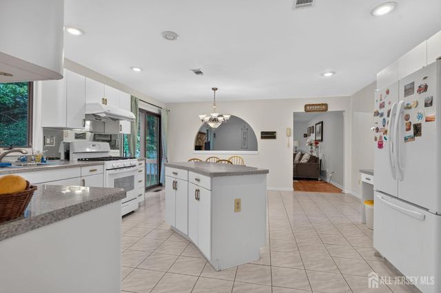 14 Gallo Way, Edison, NJ 08820