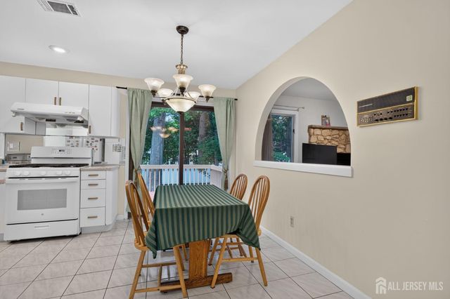 14 Gallo Way, Edison, NJ 08820