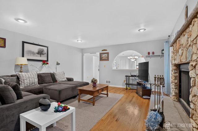 14 Gallo Way, Edison, NJ 08820