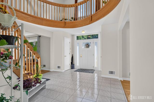 14 Gallo Way, Edison, NJ 08820