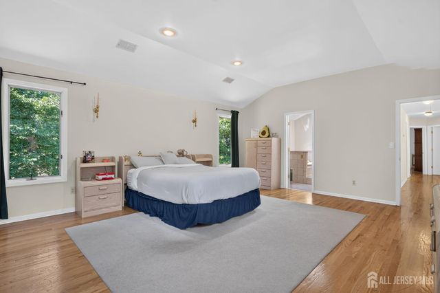 14 Gallo Way, Edison, NJ 08820