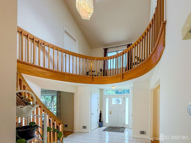 14 Gallo Way, Edison, NJ 08820