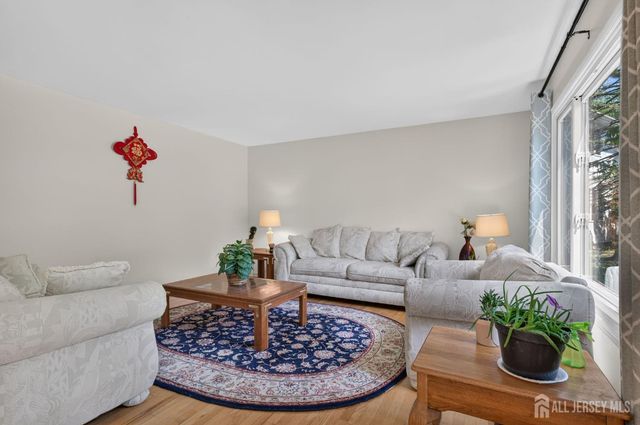 14 Gallo Way, Edison, NJ 08820