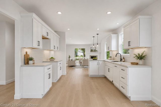 755 Nelsons Ridge Drive 1, Howell, MI 48843