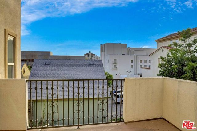 630 E Walnut Street, Pasadena, CA 91101