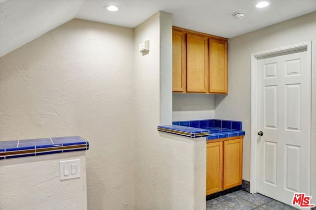 630 E Walnut Street, Pasadena, CA 91101