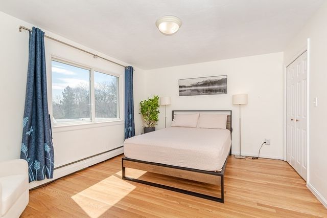 32 Jacqueline Rd E, Waltham, MA 02452