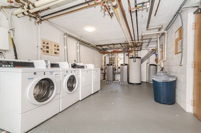 32 Jacqueline Rd E, Waltham, MA 02452