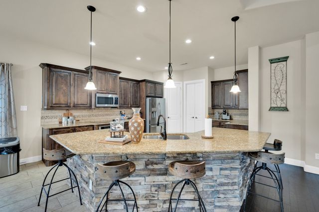 410 Salt Cedar Drive, Midlothian, TX 76065