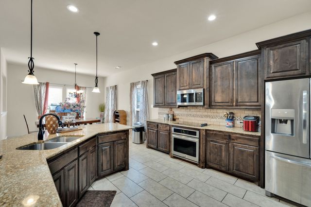 410 Salt Cedar Drive, Midlothian, TX 76065