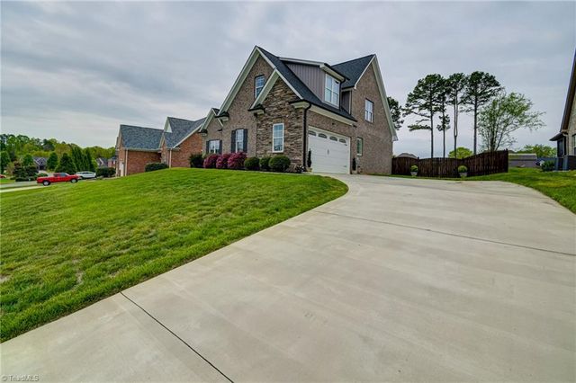 231 Plumstead Lane, Clemmons, NC 27012