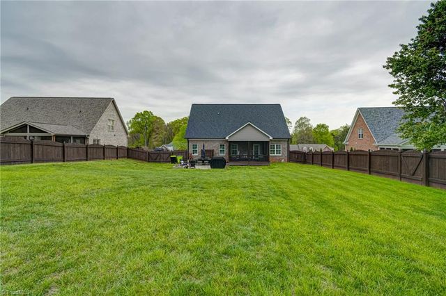 231 Plumstead Lane, Clemmons, NC 27012