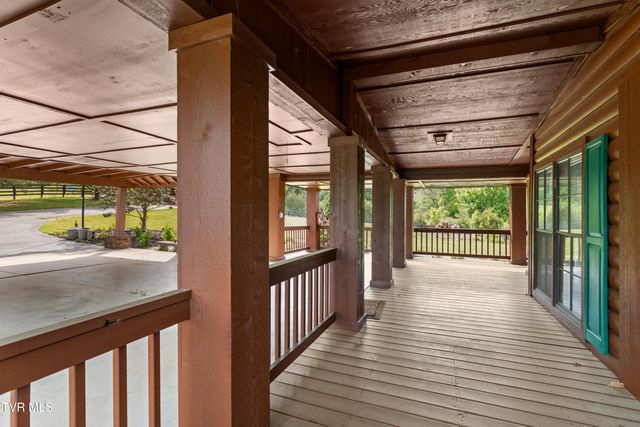 299 Phillips Town Road, Bulls Gap, TN 37711