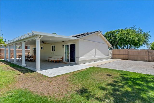 415 Hidalgo Avenue, Redlands, CA 92374