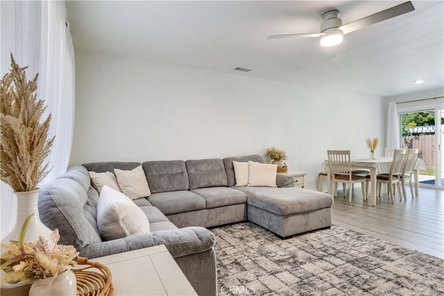 415 Hidalgo Avenue, Redlands, CA 92374