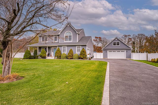 68 Vineyard Way, Aquebogue, NY 11931