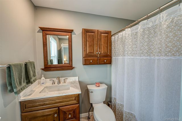 68 Vineyard Way, Aquebogue, NY 11931