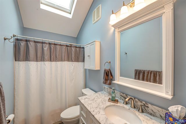 68 Vineyard Way, Aquebogue, NY 11931